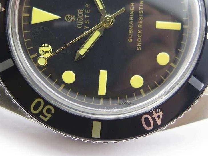 0127 Vintage Oyster Submariner No Date SS Black Dial On SS Bracelet A AllSeason 3851